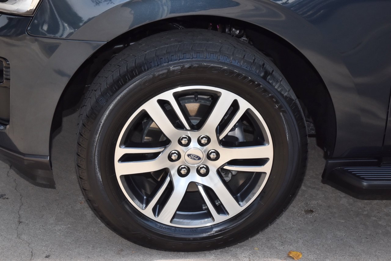 Used 2024 Ford Expedition XLT RWD image 41