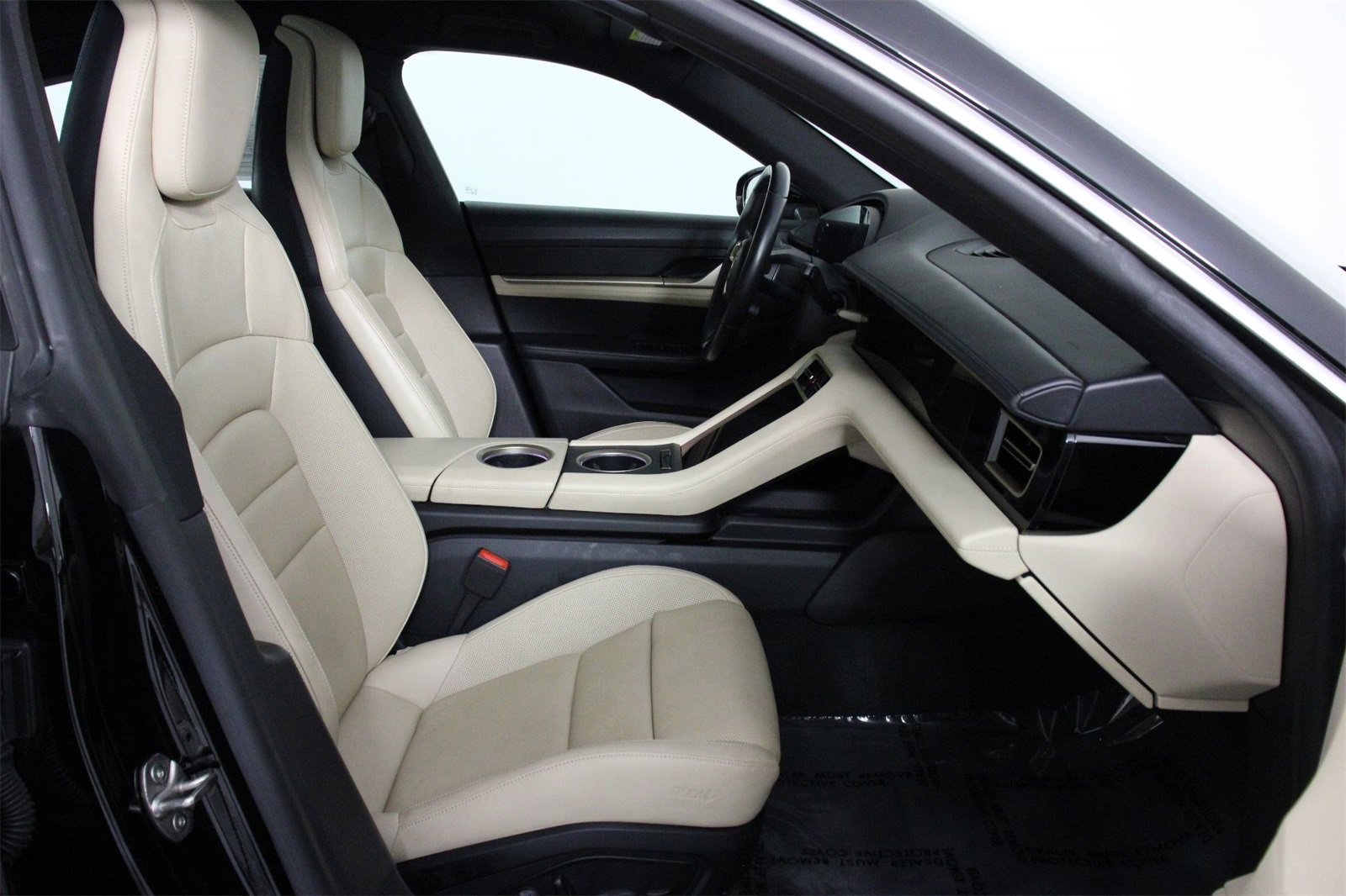 Used 2022 Porsche Taycan 4S image 29