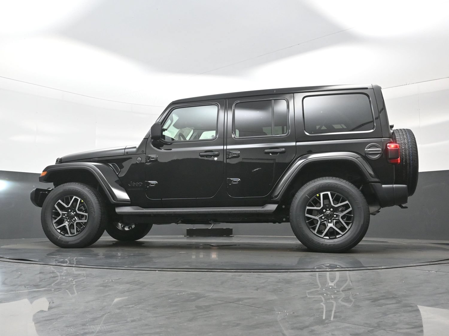 New 2027 Jeep Wrangler Unlimited Sahara AWD/4WD image 15