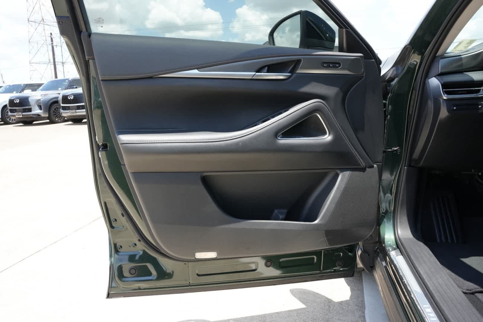 Certified 2026 INFINITI QX60 Luxe w/ Cargo Package FWD image 16