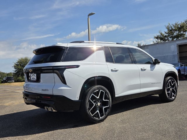 Used 2026 Chevrolet Traverse High Country FWD image 6