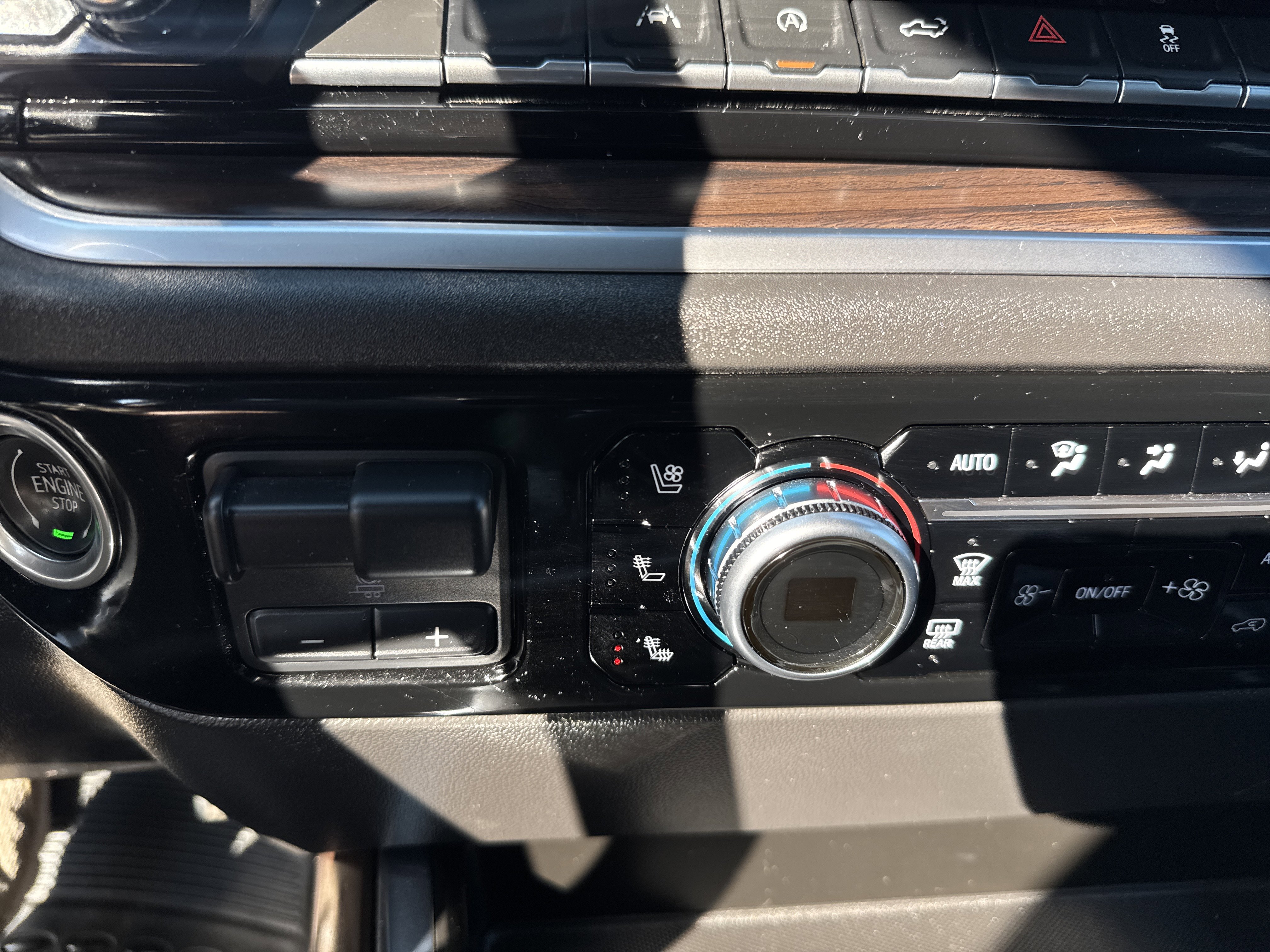 Used 2022 GMC Sierra 1500 SLT w/ SLT Premium Package image 28