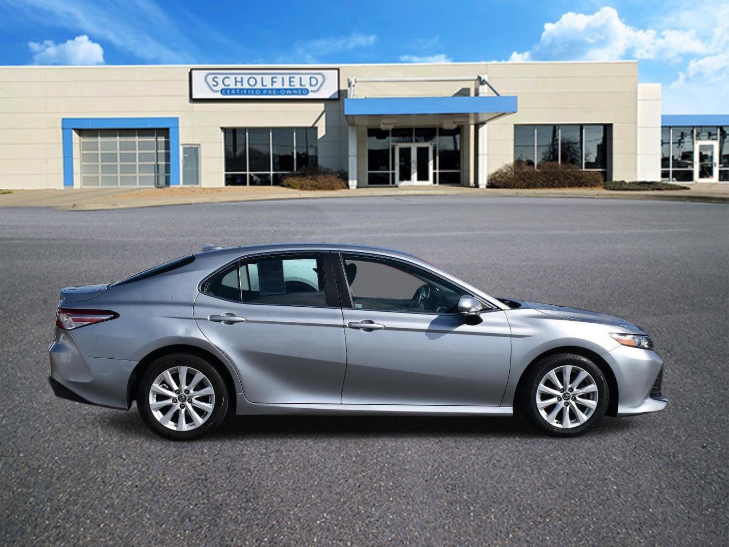 Used 2019 Toyota Camry LE w/ Convenience Package image 2
