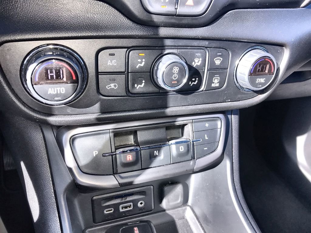 Used 2023 GMC Terrain AT4 image 18