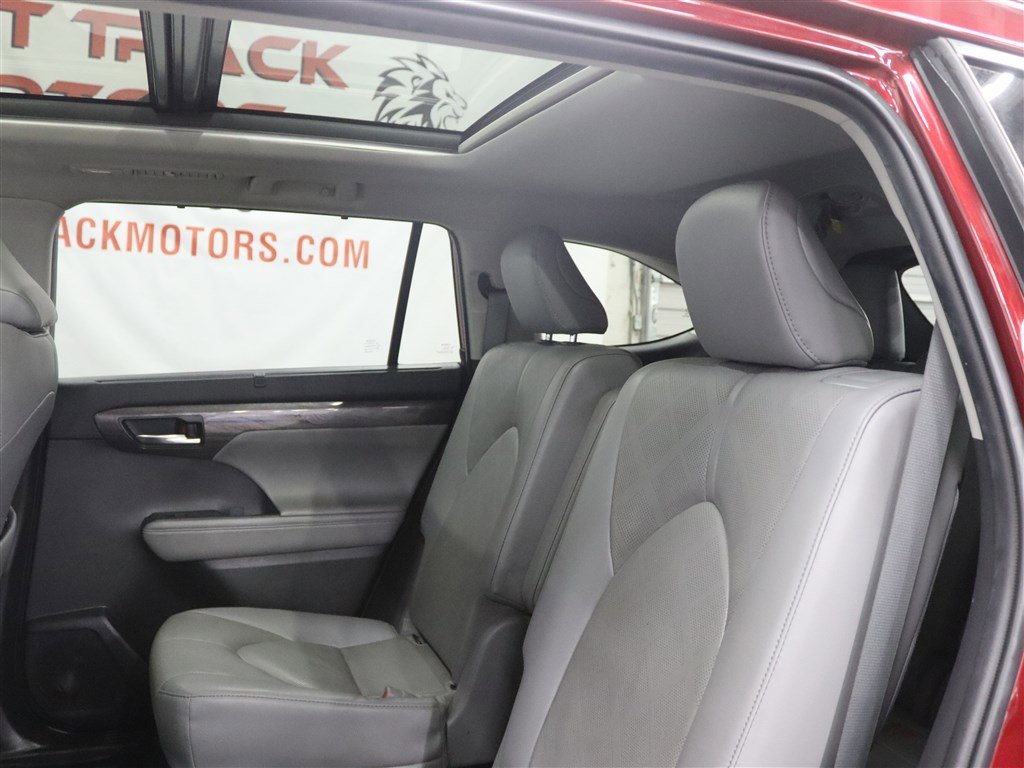 Used 2022 Toyota Highlander Platinum AWD/4WD image 10