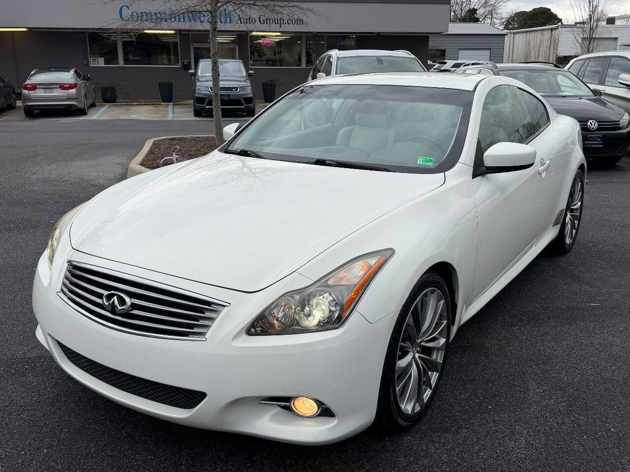 Used 2011 INFINITI G37 Journey w/ Premium Pkg image 3
