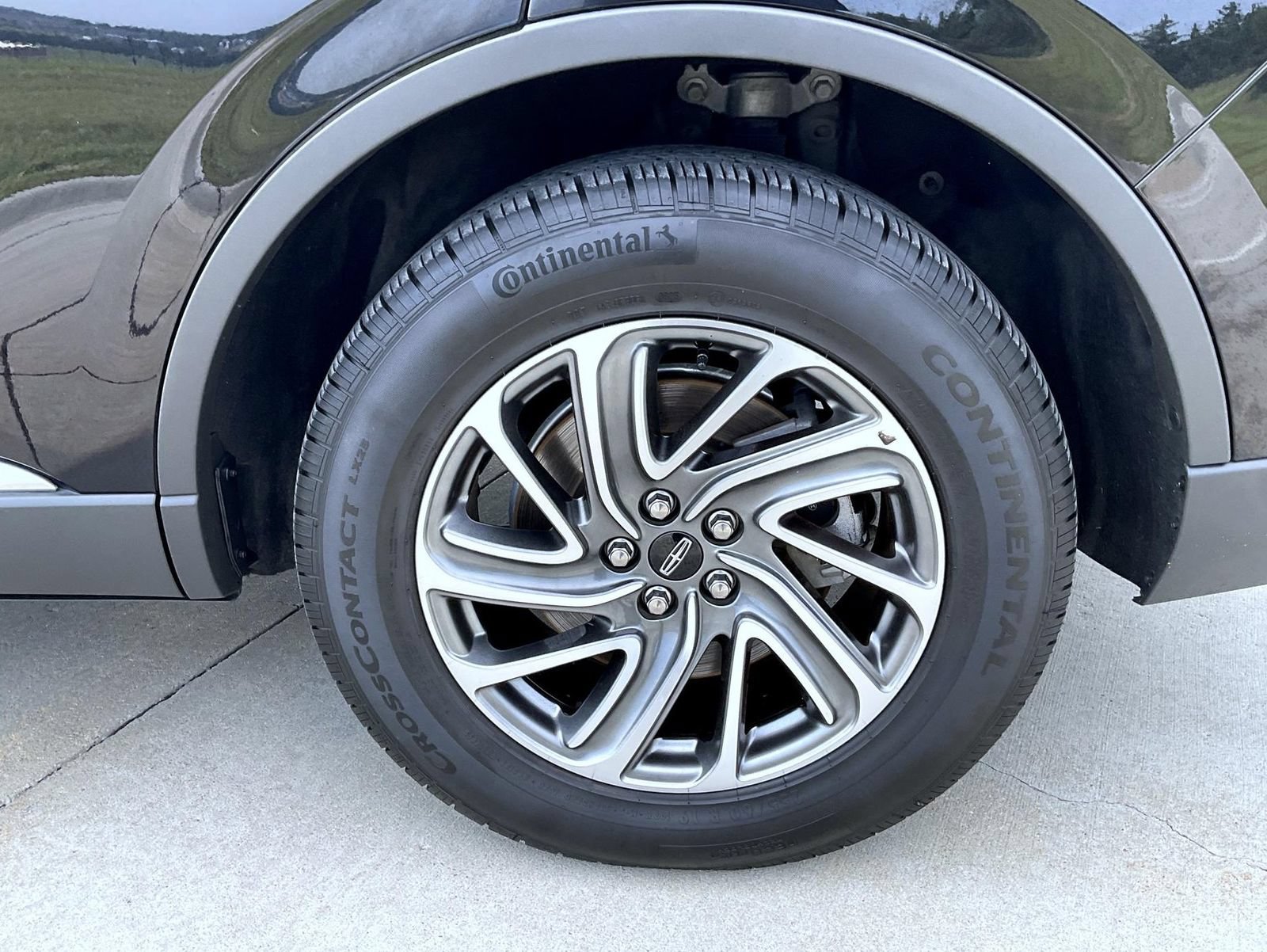 Certified 2023 Lincoln Aviator AWD image 23