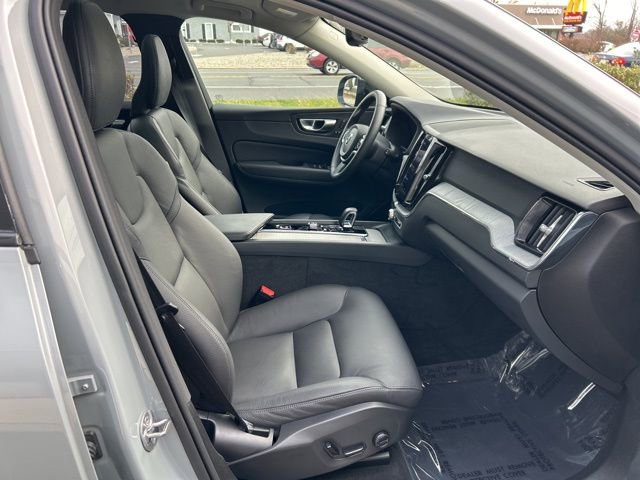 Certified 2025 Volvo XC60 B5 Plus image 15