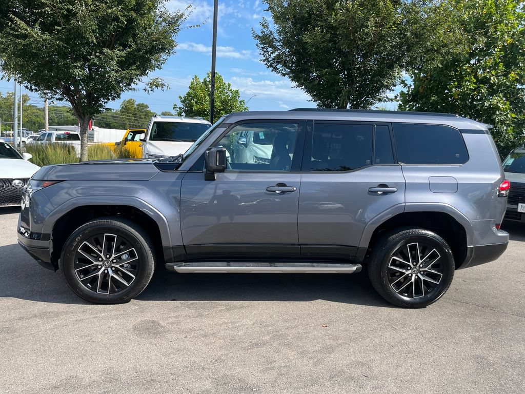 Used 2026 Lexus GX 550 w/ Cold Area Package AWD/4WD image 4