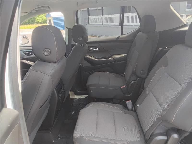 Used 2020 Chevrolet Traverse LT image 34