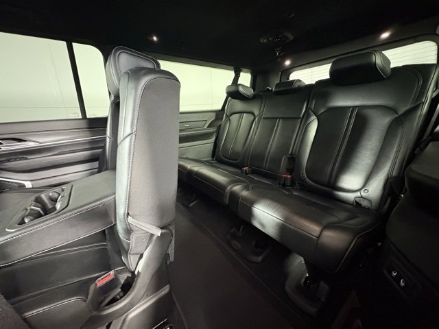 Used 2024 Jeep Wagoneer L Series II w/ Flexible Seating Group image 9