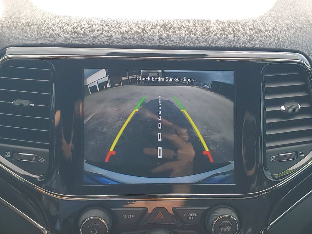 Used 2021 Jeep Grand Cherokee Trailhawk w/ Premium Lighting Group AWD/4WD image 18