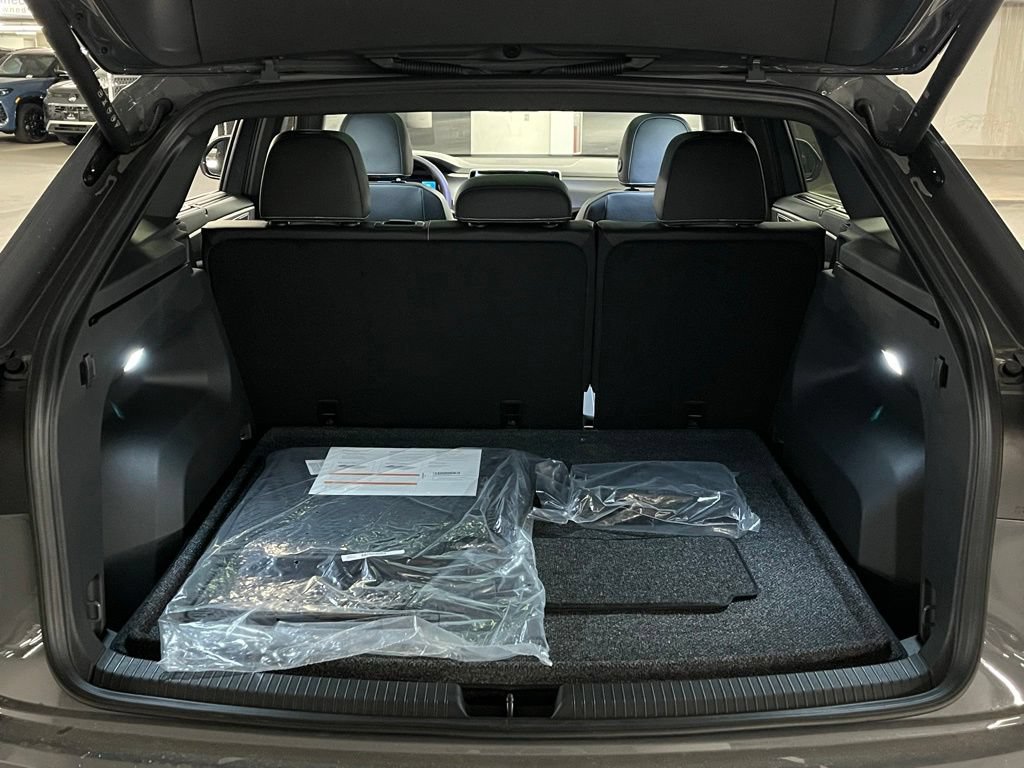 New 2026 Volkswagen Atlas Cross Sport SEL R-Line AWD/4WD image 42