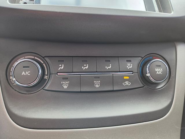 Used 2014 Nissan Sentra SV FWD image 17