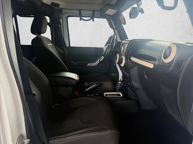 Used 2015 Jeep Wrangler Unlimited Sahara AWD/4WD image 17