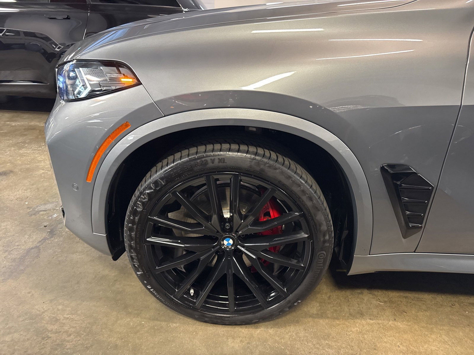 Used 2024 BMW X5 xDrive40i w/ M Sport Package image 5