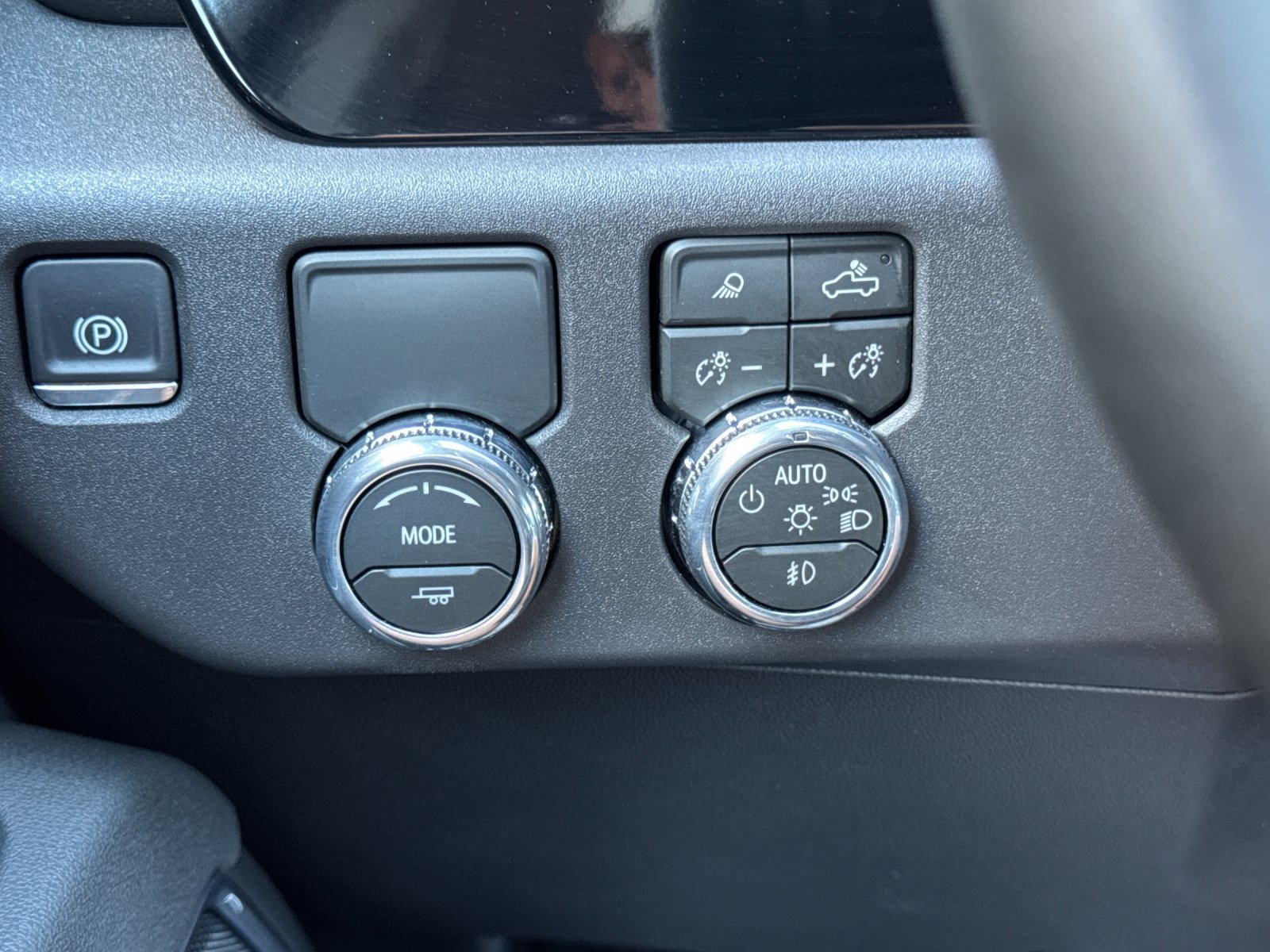 Used 2026 GMC Sierra 1500 SLT RWD image 32