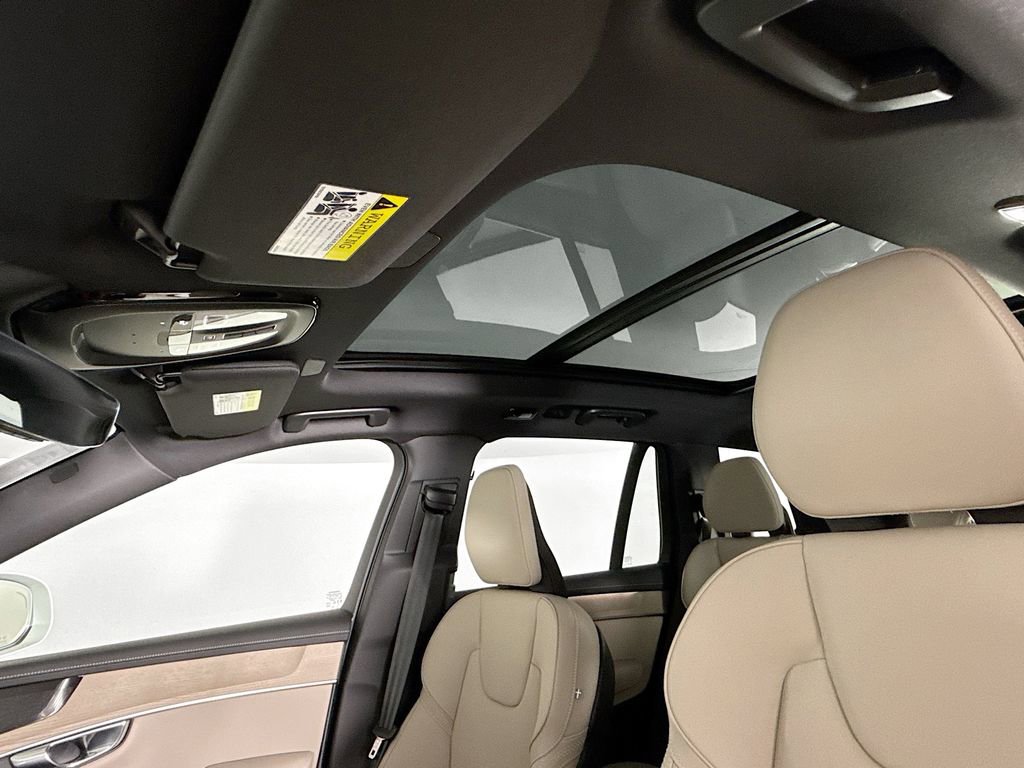 New 2026 Volvo XC90 T8 Plus w/ Protection Package Premier image 22