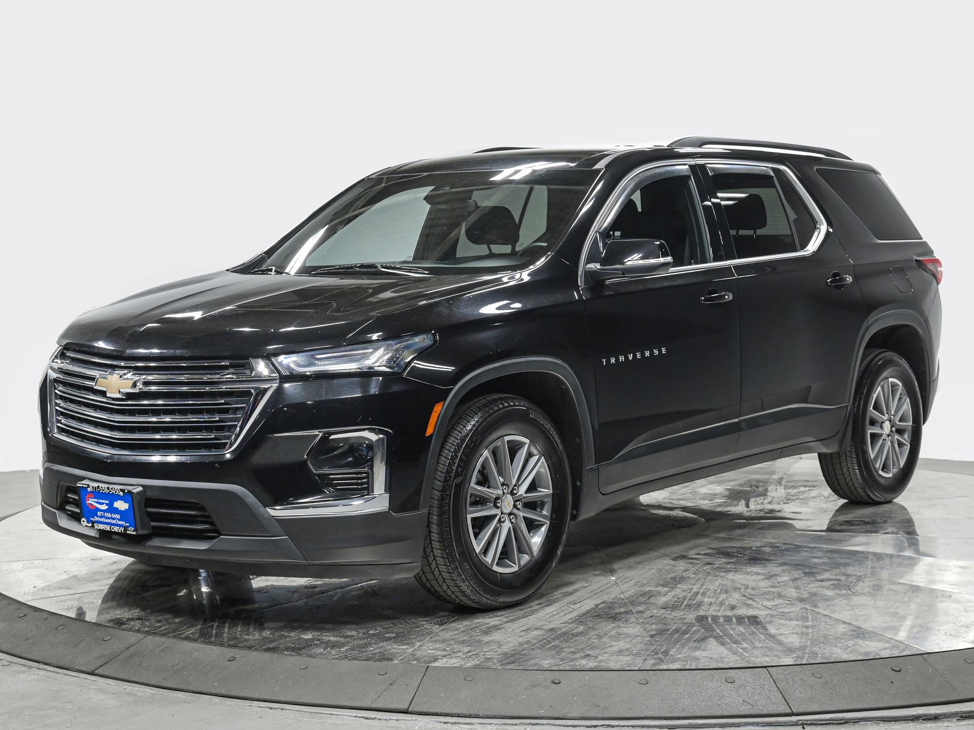 Used 2023 Chevrolet Traverse LT AWD/4WD image 1