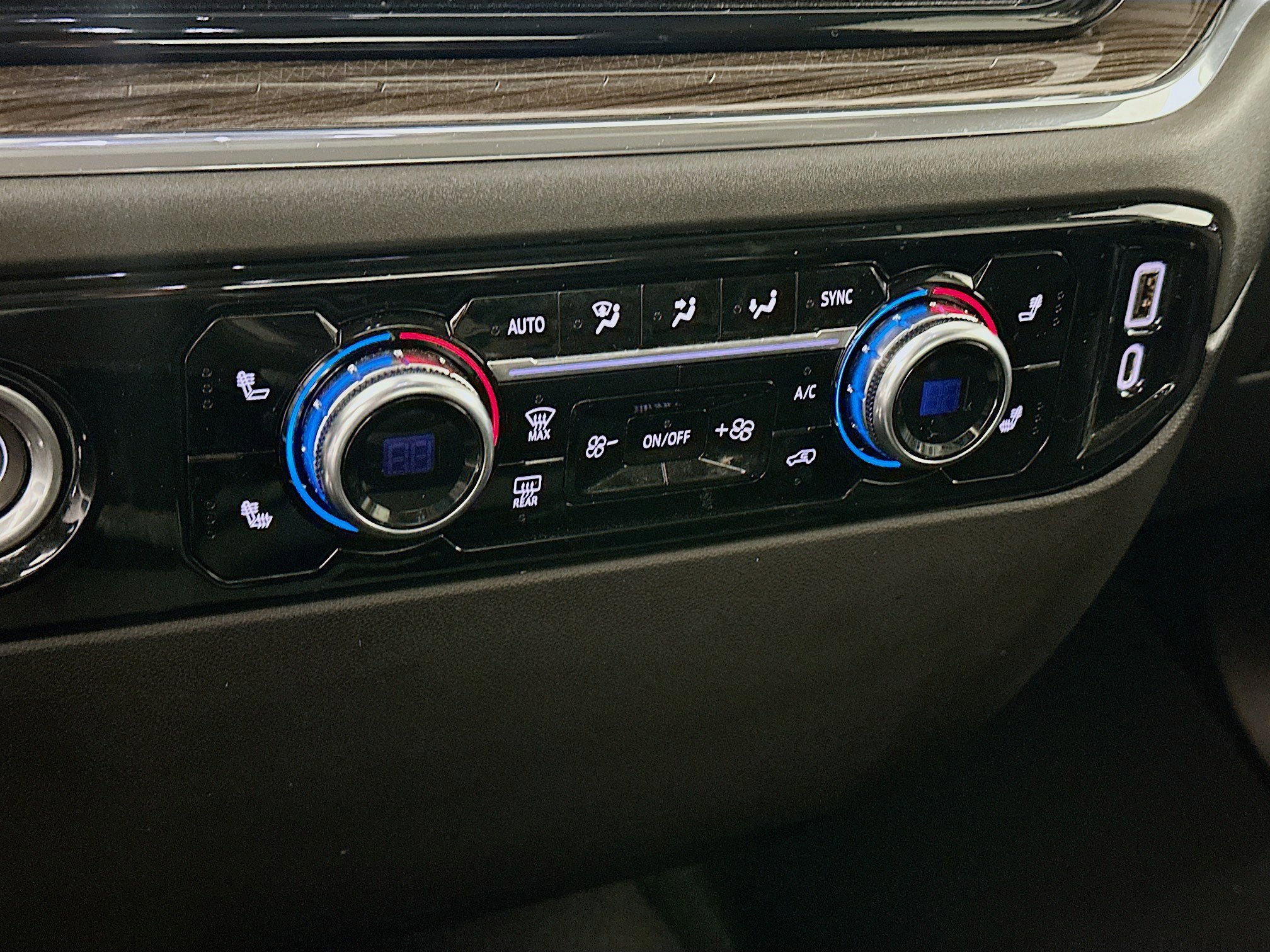 Used 2023 GMC Sierra 1500 Elevation image 23