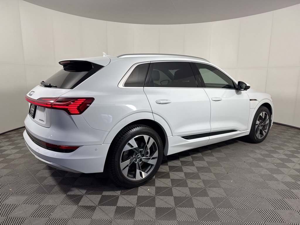 Used 2021 Audi e-tron Prestige w/ Prestige Package image 5