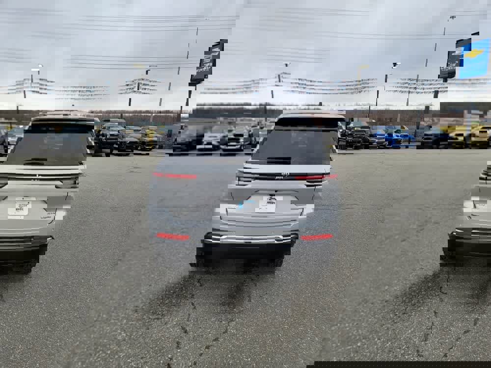 Used 2022 Jeep Grand Cherokee Limited image 4