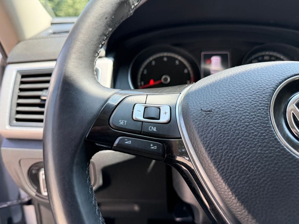Used 2018 Volkswagen Atlas SE AWD/4WD image 22