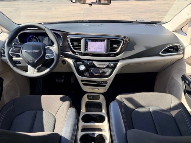 Used 2022 Chrysler Voyager LX FWD image 20