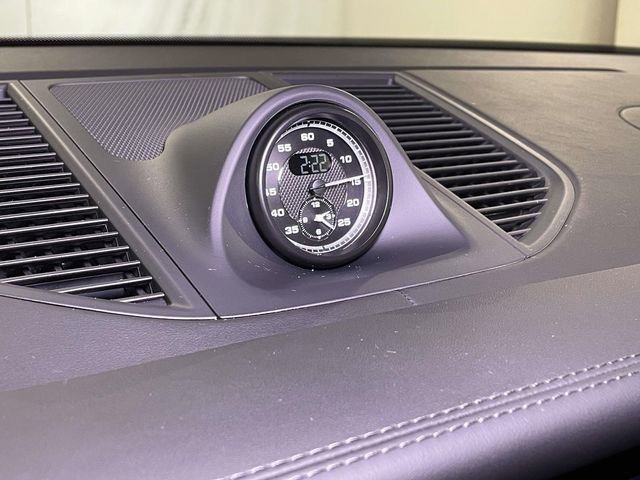 Certified 2025 Porsche Macan Turbo image 28