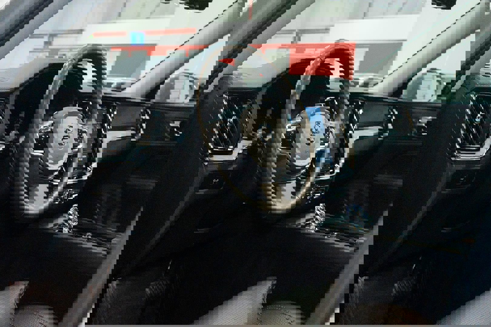 Used 2023 Volvo V60 B5 Cross Country Ultimate w/ Climate Package image 19