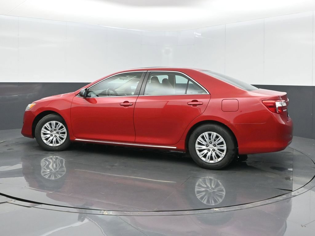 Used 2014 Toyota Camry LE FWD image 5