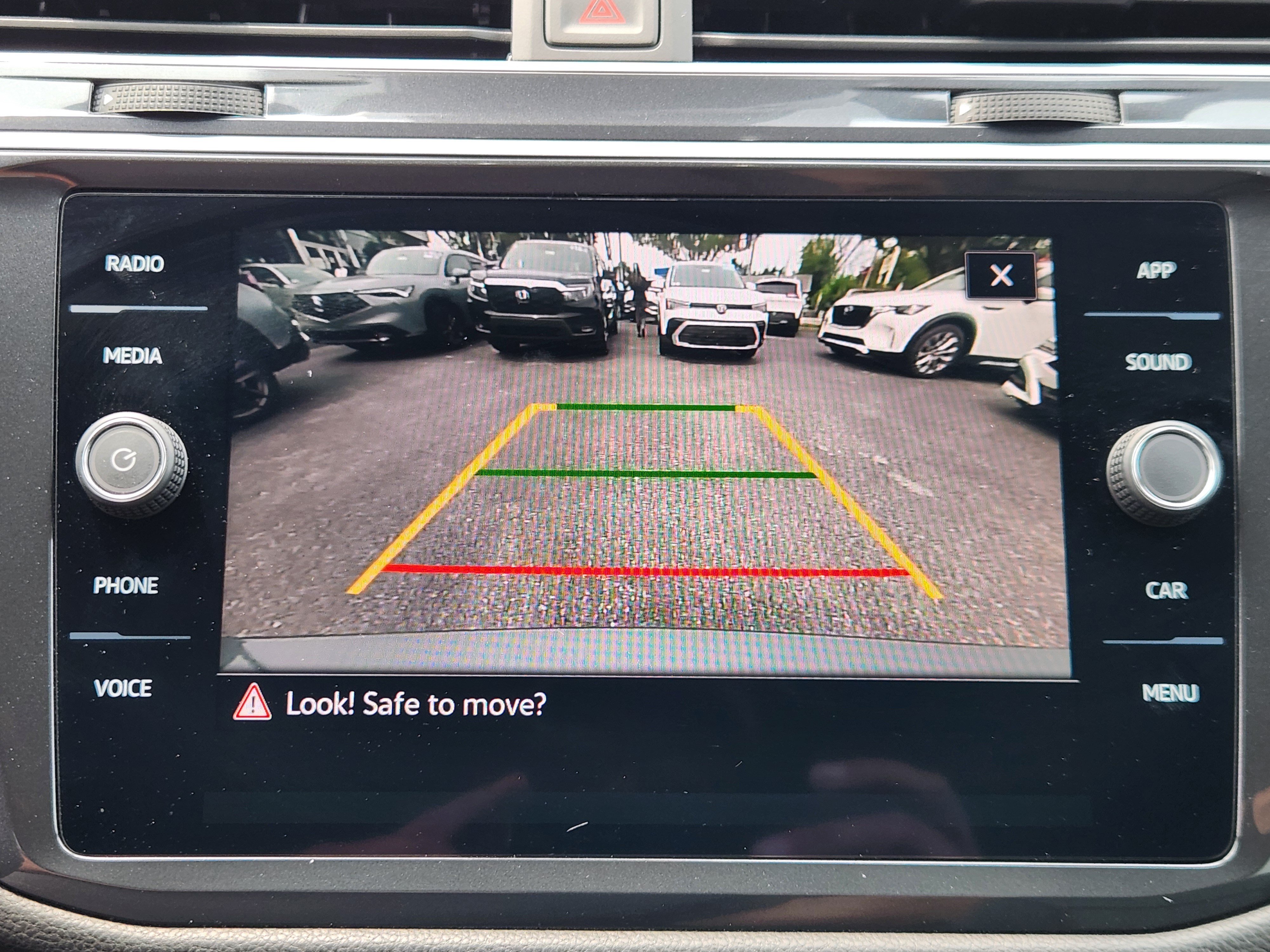 Certified 2024 Volkswagen Tiguan SE R-Line AWD/4WD image 13