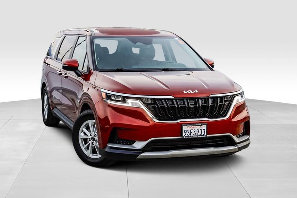 Used 2024 Kia Carnival LX image 2