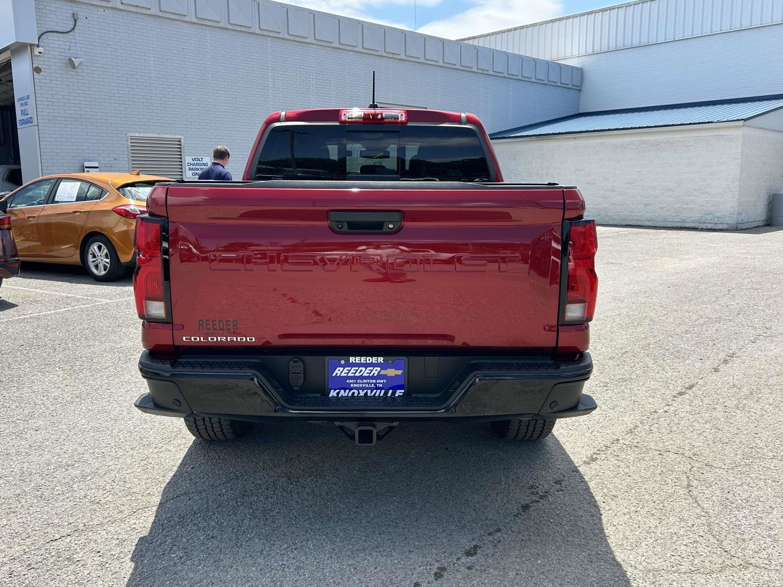 Used 2025 Chevrolet Colorado Z71 w/ Technology Package AWD/4WD image 4