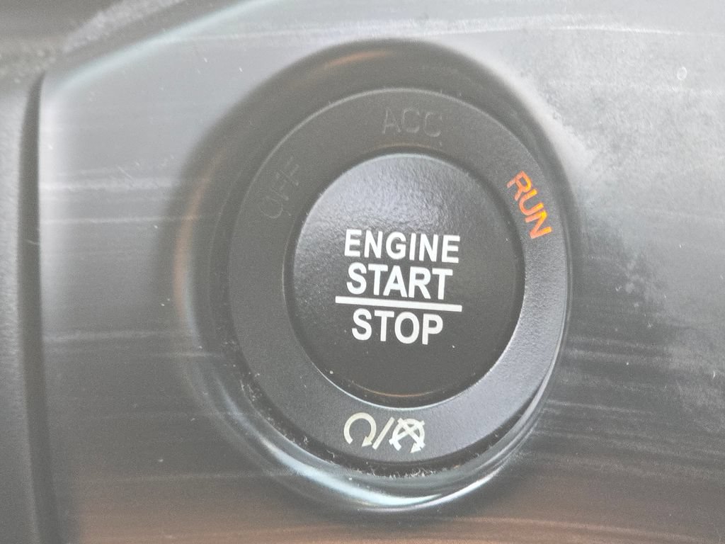 Used 2020 Jeep Grand Cherokee Limited w/ Premium Lighting Group AWD/4WD image 37