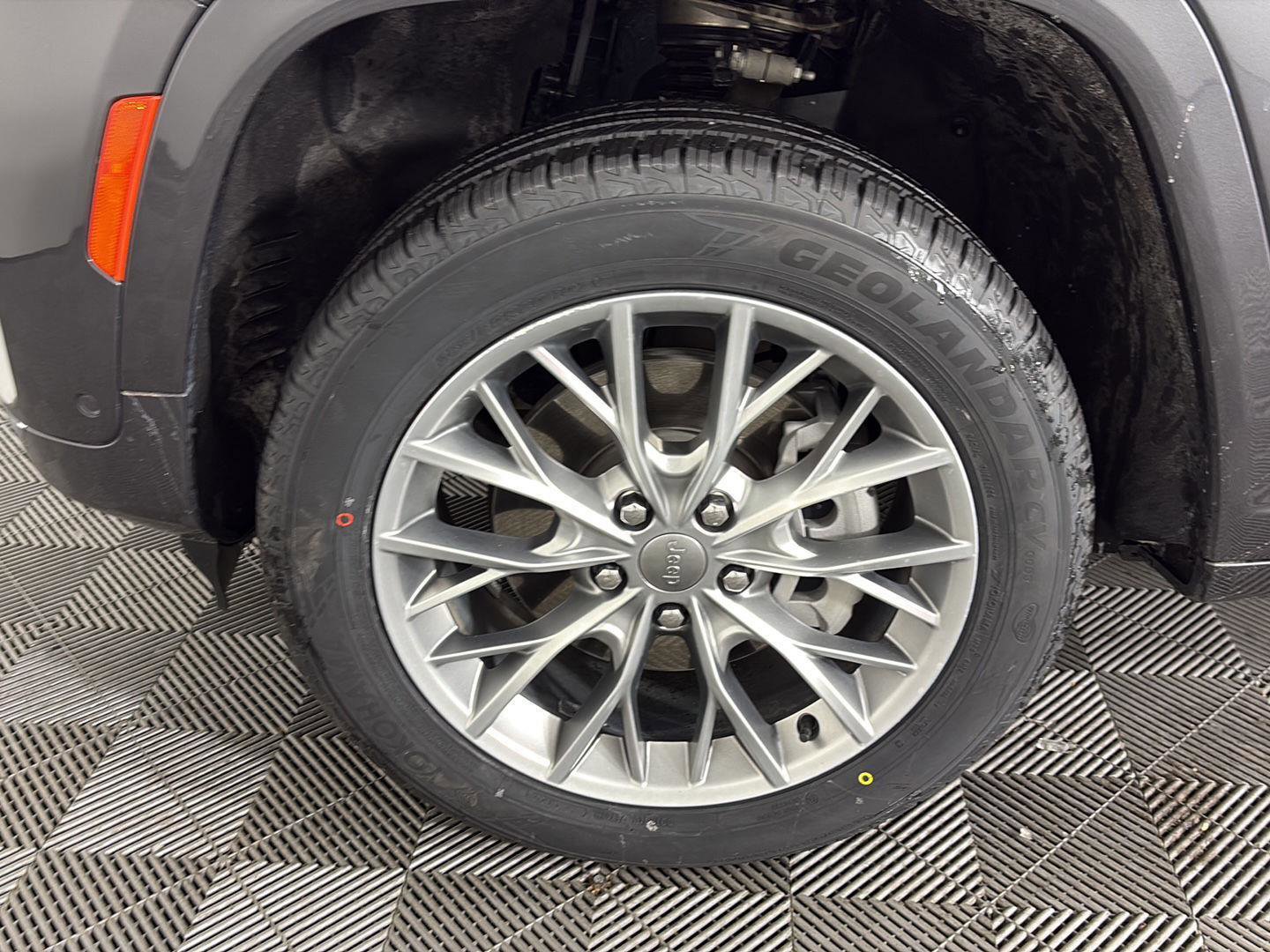 Used 2022 Jeep Grand Cherokee Summit w/ Advanced Protech Group IV image 16