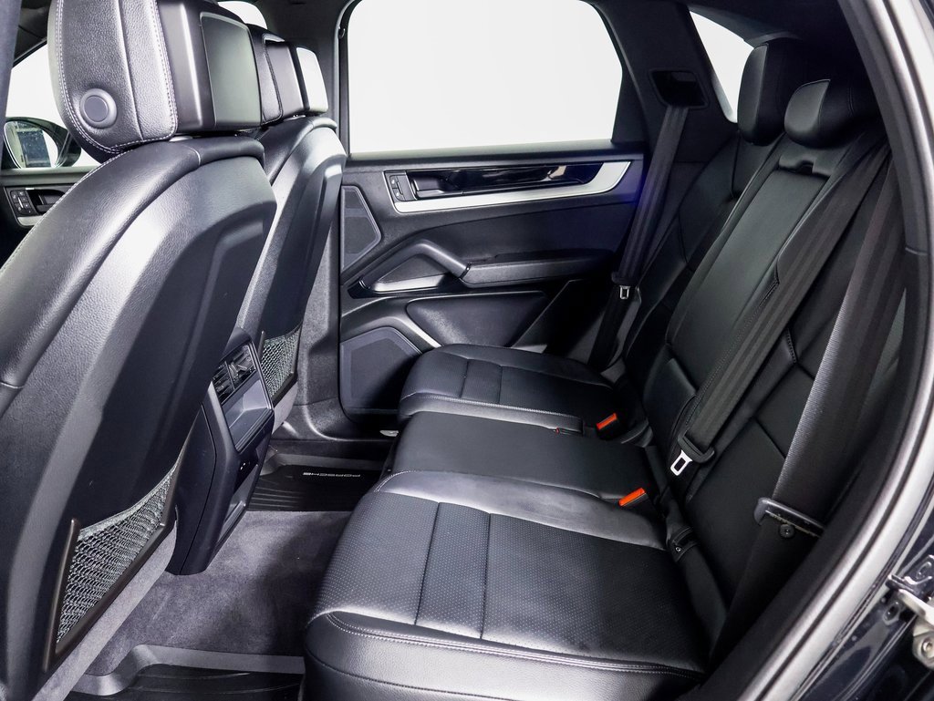 Certified 2024 Porsche Cayenne image 9