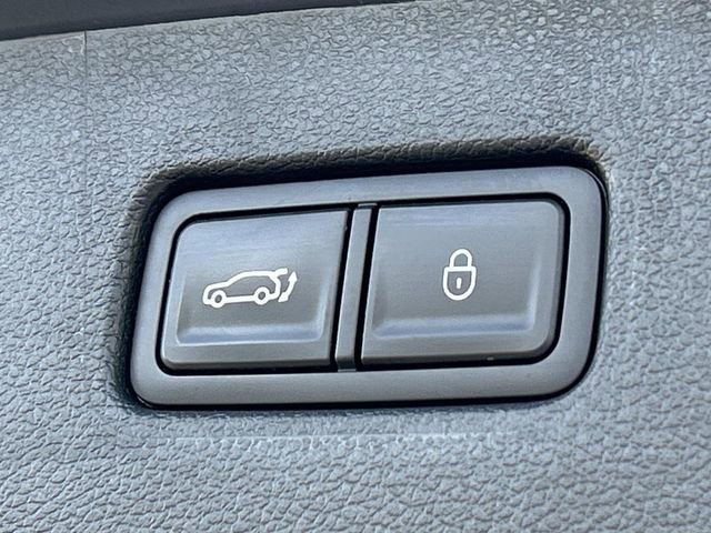 Used 2023 Genesis GV80 2.5T w/ Prestige 20" Package image 18