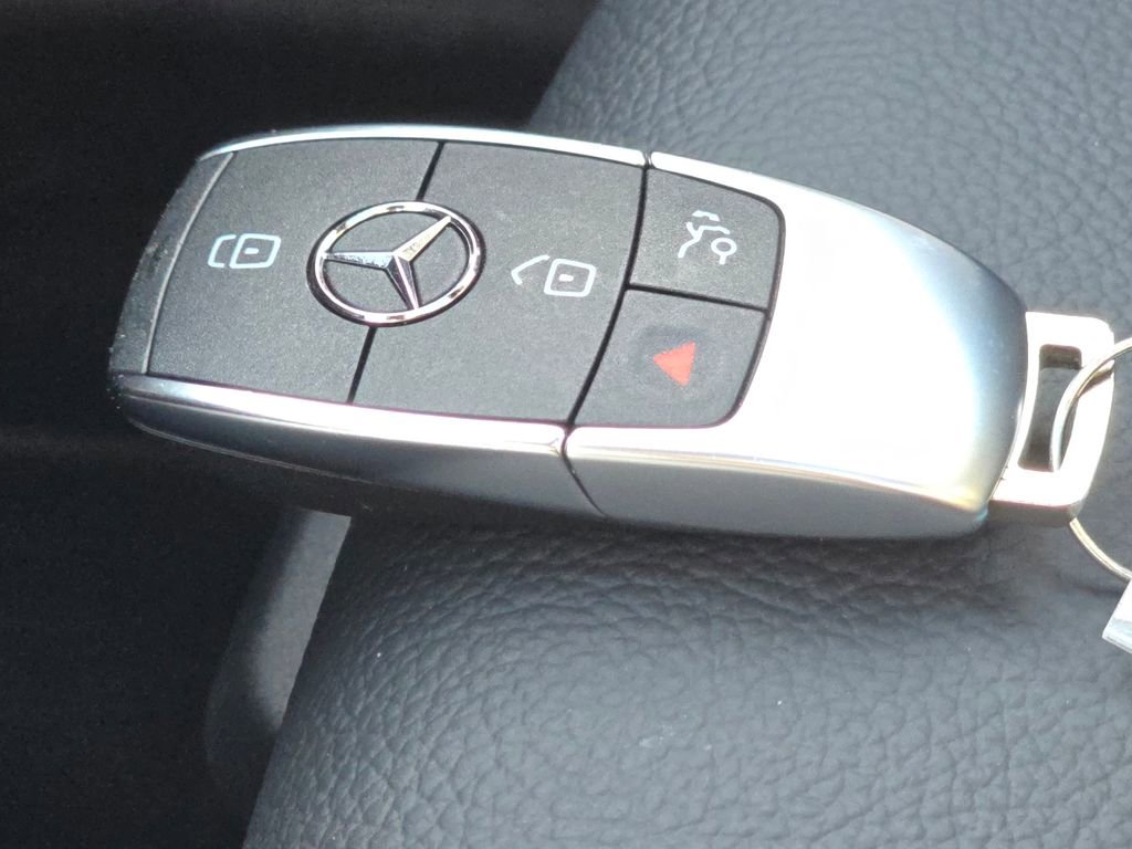 Certified 2026 Mercedes-Benz GLB 250 4MATIC image 36