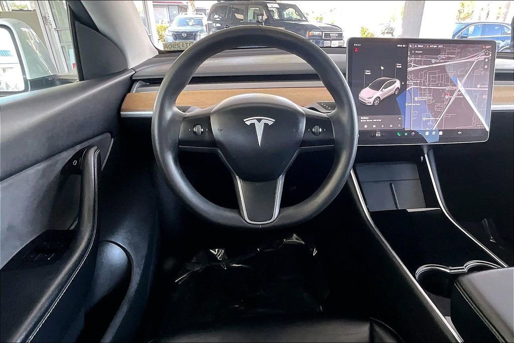 Used 2021 Tesla Model Y Long Range image 8