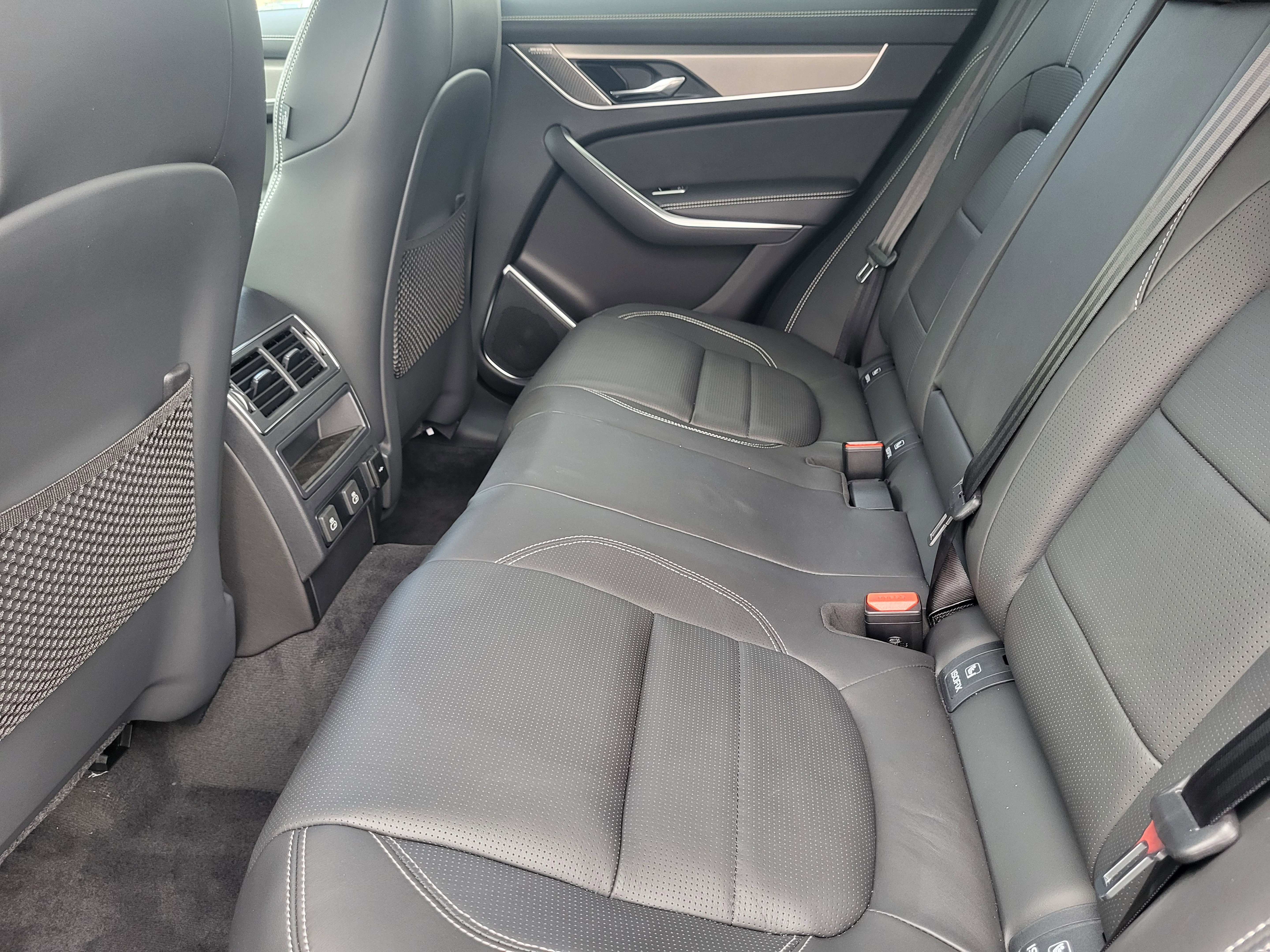 New 2026 Jaguar F-PACE R-Dynamic S image 17