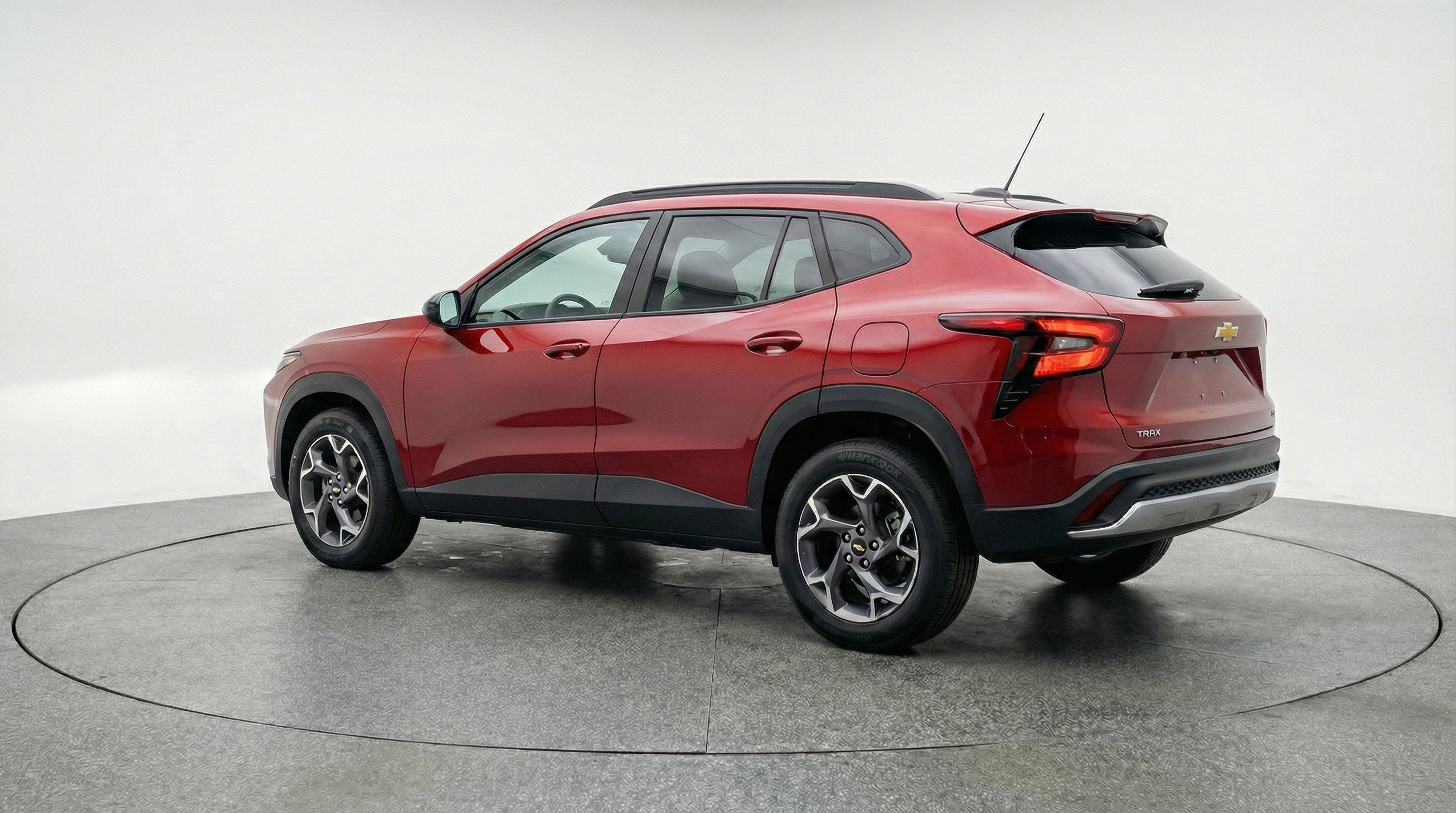 Used 2025 Chevrolet Trax LT image 6