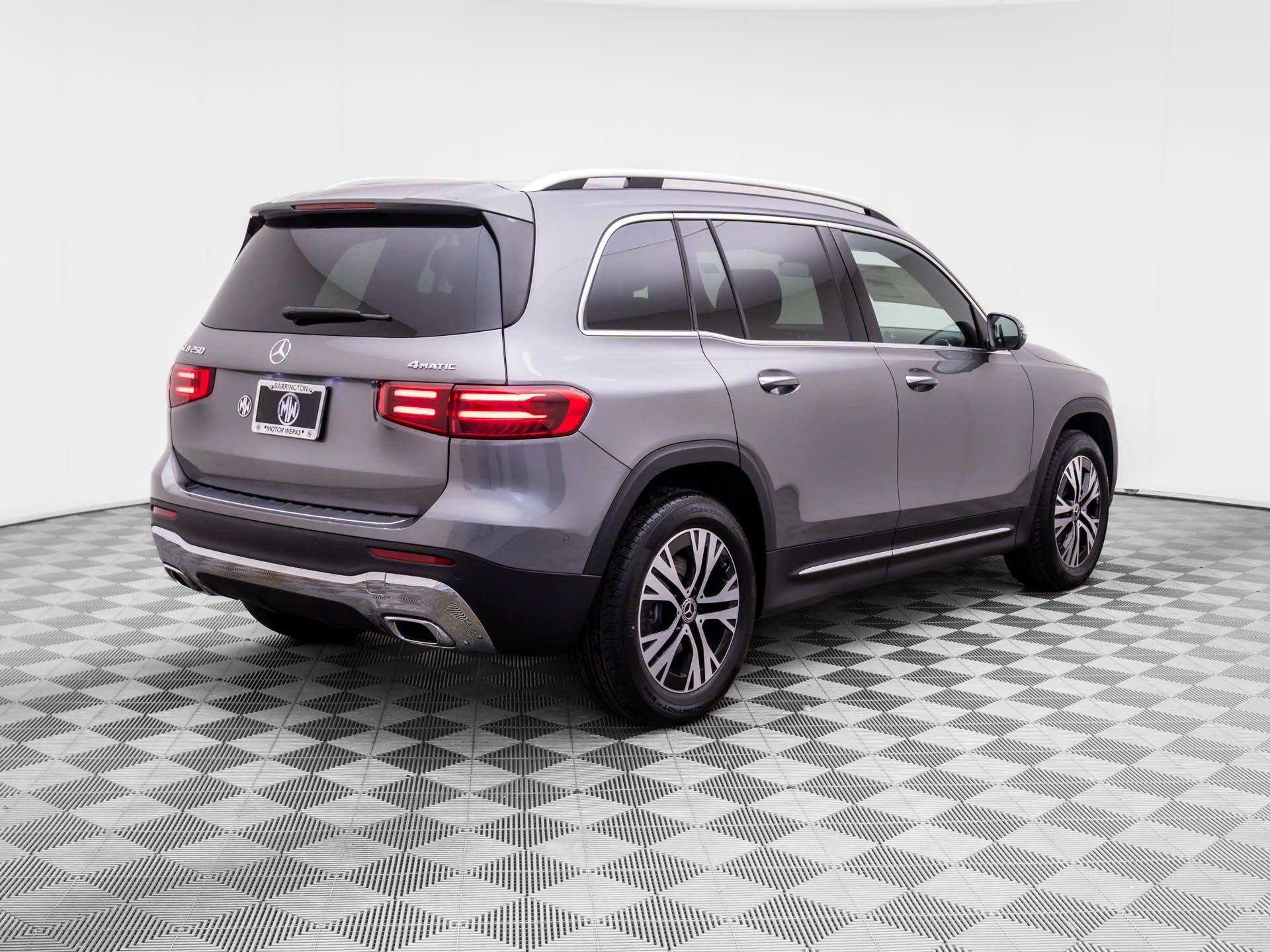 New 2026 Mercedes-Benz GLB 250 4MATIC image 5