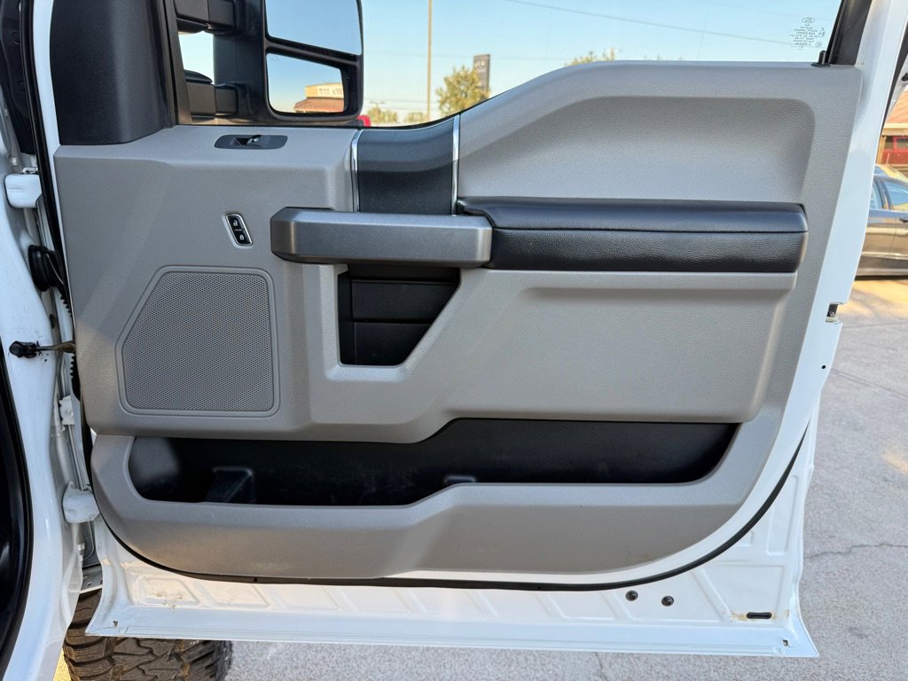 Used 2017 Ford F250 XLT AWD/4WD image 22