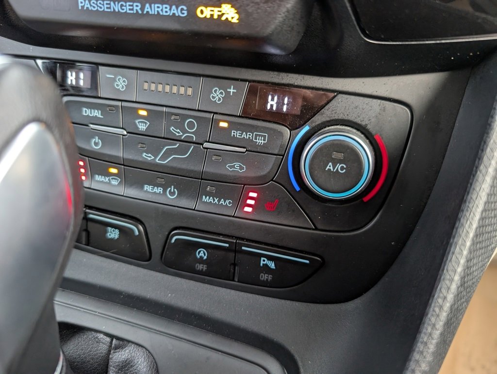 Used 2020 Ford Transit Connect Titanium w/ Trailer Tow Package image 26