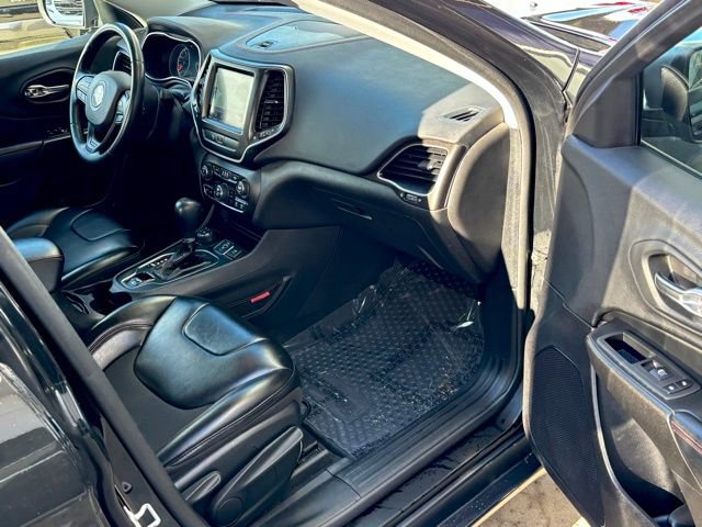 Used 2020 Jeep Cherokee Trailhawk w/ Comfort/Convenience Group image 28