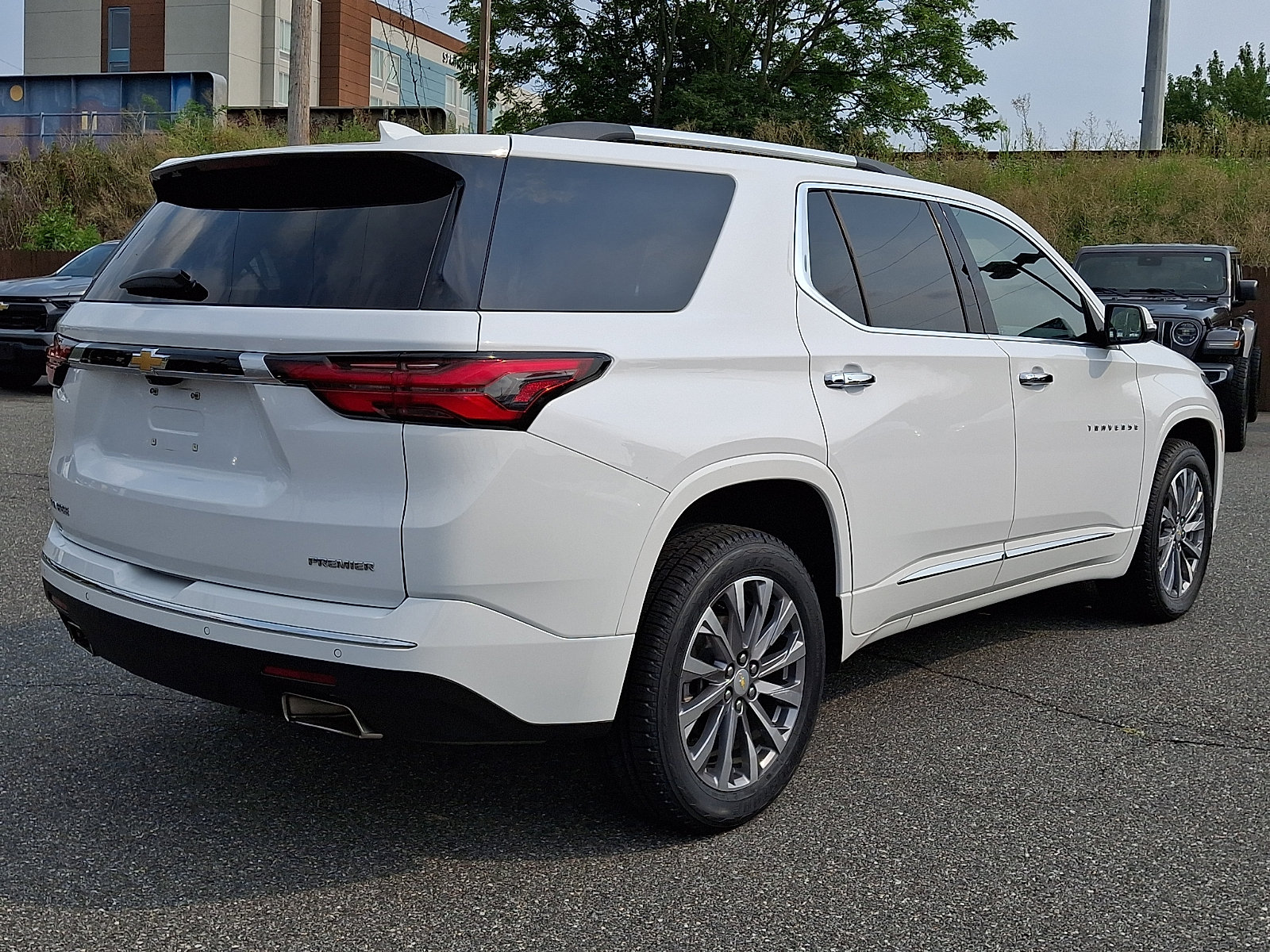 Certified 2023 Chevrolet Traverse Premier FWD image 6