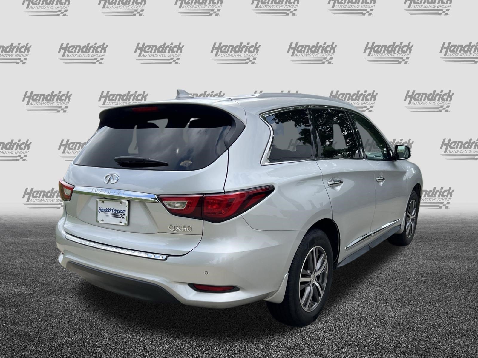 Used 2017 INFINITI QX60 Luxe w/ Premium Plus Package AWD/4WD image 11