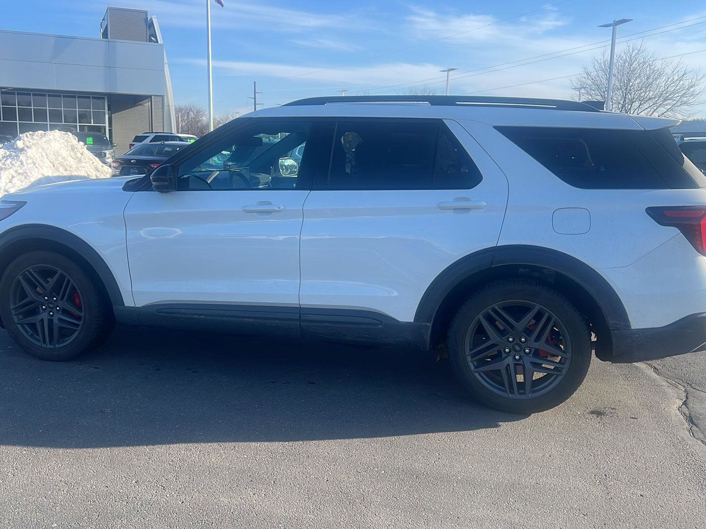 Used 2025 Ford Explorer ST image 11