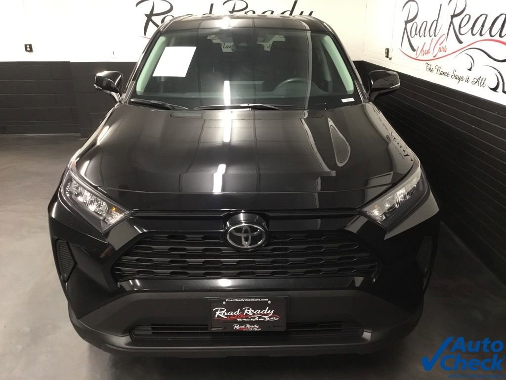 Used 2022 Toyota RAV4 LE AWD/4WD image 4